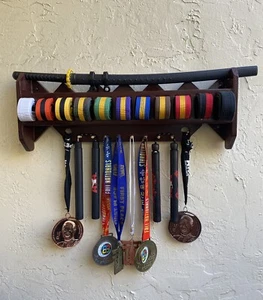 Belt rack in wall for martial arts - Picture 1 of 21