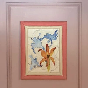 Lirio vintage pintado a mano bordado y adornado en marco hecho a mano - Imagen 1 de 7