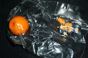 NUEVO Dragon Ball Z Lápiz Tapa Figura Goten en 2 Star Ball - Imagen 1 de 4