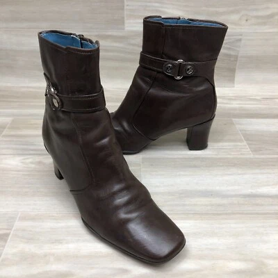 Женские коричневые кожаные сапоги Cole Haan на боковой молнии до лодыжки размер 8,5 B - Изображение 1 из 4