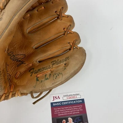 Gaylord Perry Signed 1960's Wilson Game Model Baseball Glove JSA COA - Image 1 of 4