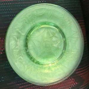 Luncheon Plate Cameo Ballerina Green Depression Glass Girl 8 1/8" Lg Medallion - Picture 1 of 12