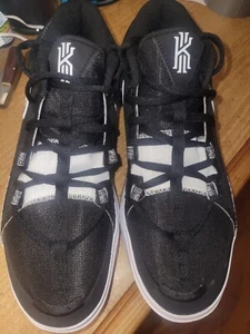 Size 8 - Nike Kyrie Flytrap 4 Black - Picture 1 of 7