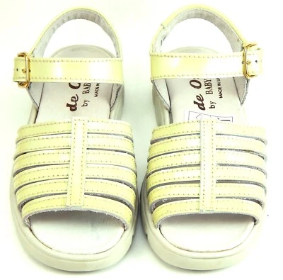 DE OSU - Spain - Girls Ivory Patent Leather Dress Sandals - European - Sizes 6-9 - Image 1 of 4