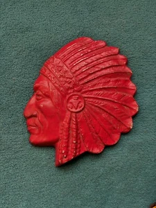 Vintage Weißmetall Indianerhäuptling in roter Farbe. - Bild 1 von 6