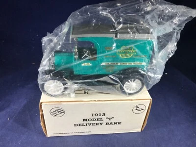 H1-52 ERTL 1:25 SCALE DIE CAST BANK - 1913 FORD MODEL T - NIB -NATIONAL VAN LINE - Image 1 of 4