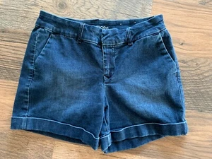 Maurices Women's size 5/6 Medium Faded Blue Denim Rolled Cuff Zip Shorts - Picture 1 of 6