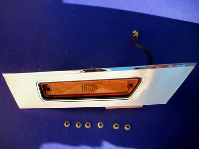 NOS 1972 CHRYSLER NEW YORKER BROUGHAM TOWN & COUNTRY RT SIDE MARKER LIGHT - Image 1 of 4