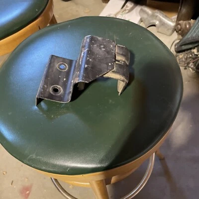 Soporte radiador camioneta Chevrolet 1963 1964 1965 1966 original V8 C10 K10 C20 C30 Foto 1 de 4