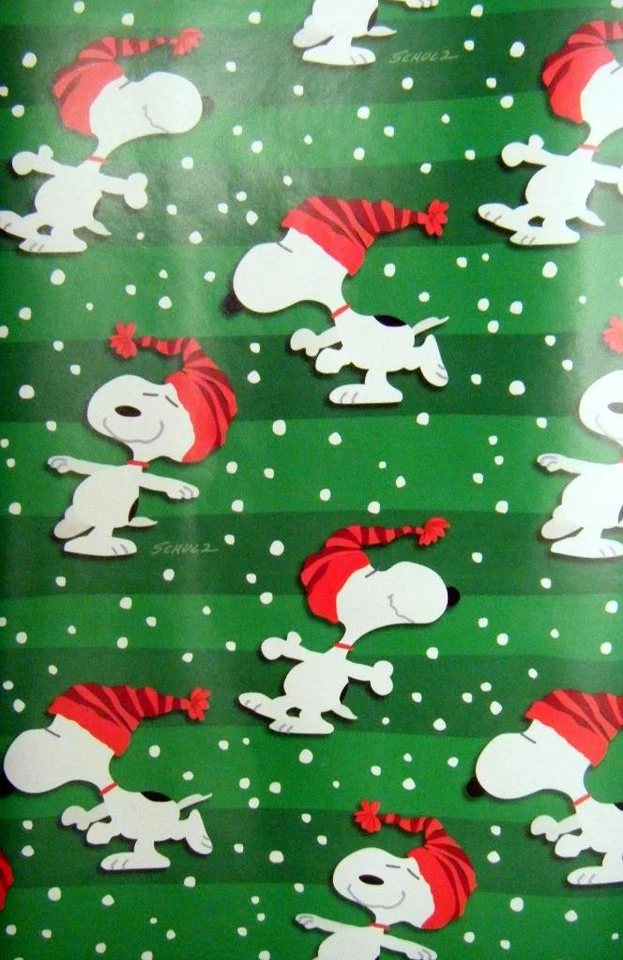 AMERICAN GREETINGS Peanuts Christmas Wrapping Paper 4.66 yds New Not on Roll (PA7061B2)