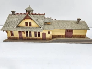 *READ* Pola N Scale Country Train Station Building Layout Scenery Model Railroad - Picture 1 of 13
