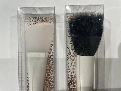 2 Catrice Hautpflegepinsel für Gesichtsmasken (aus Silikon) und Gesichtsseren - Bild 1 von 4