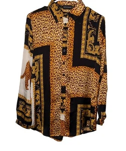 Camisa de vestir pequeña Pretty Little Thing abotonada para mujer con estampado animal de esposas de mafia   - Imagen 1 de 9