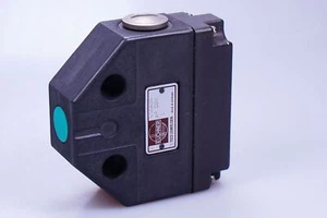 EUCHNER N1AX05AP024L Inductivos Sensor de Proximidad N1AX - Picture 1 of 4