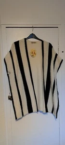 Cameo Rose Poncho size M/L Black and White Beautiful Cardigan Style Sleeveless - Picture 1 of 5