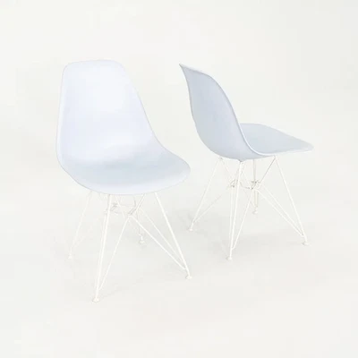 Paar Herman Miller Eames DSR Esszimmerstühle 2019 in blauem Kunststoff mit Eiffelbasis - Bild 1 von 4