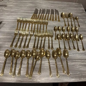 STAINLESS STEEL GOLD PLATE FLATWARE Reed& Barton select KOREA 63 Pieces - Picture 1 of 12