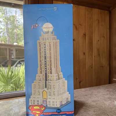 Department 56 DC Comics "The Daily Planet"  #6002319 Superman NIB - Image 1 of 4