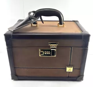 Estuche de Maquillaje Tren Viaje Logo Firma Diane Von Furstenberg Bloqueable Marrón - Imagen 1 de 17