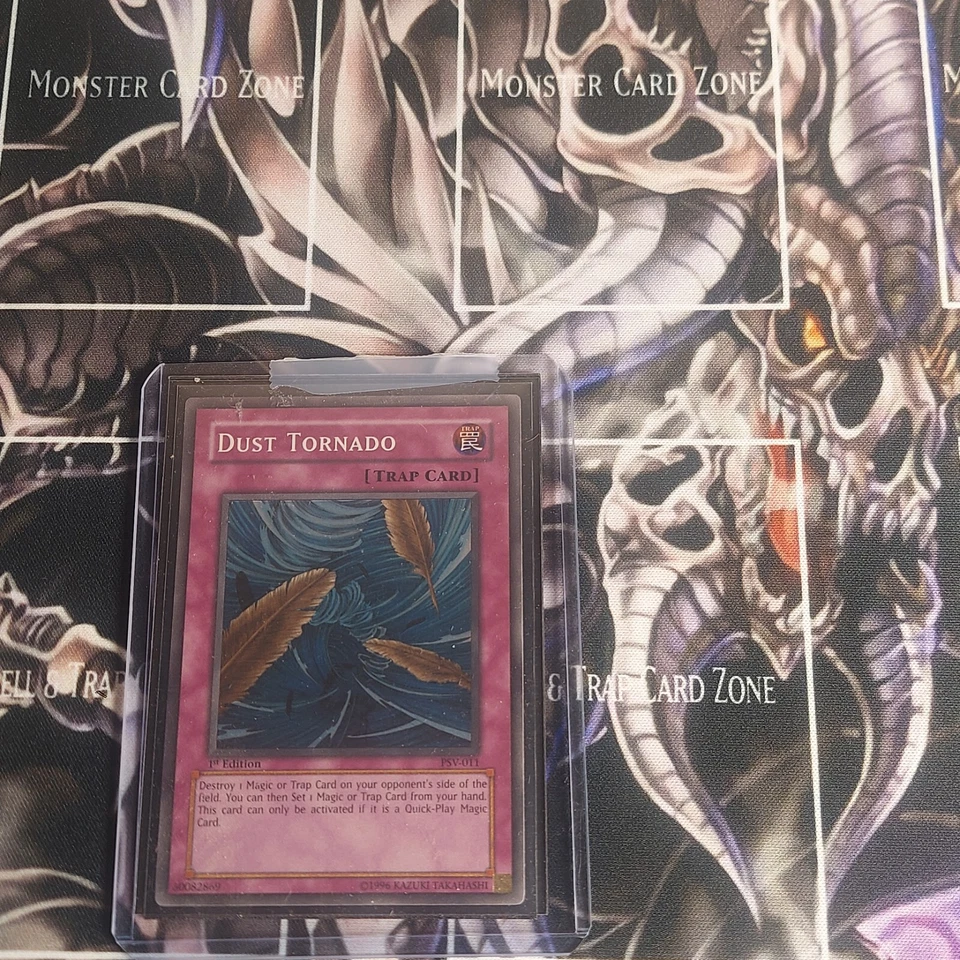 Yugioh Dust Tornado PSV-011 Super Rare Holo Bleed Near Mint 1st Ed - Image 1 of 4