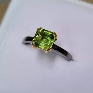 Natural Peridot gemstone Ring, Sterling silver 925, Size 6,1/4US - Picture 1 of 5