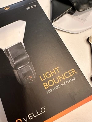Vello Light Bouncer Kit for Portable Flashes - Image 1 of 4