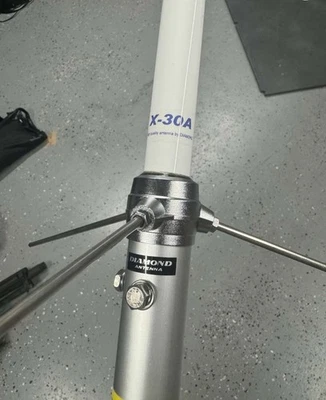 Antena Diamond X-30A con 50 pies de KMR-400-c coaxial de baja pérdida Foto 1 de 2