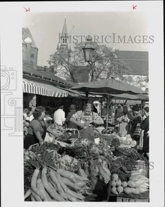 1979 Pressefoto Kunden auf dem "Viktaulienmarkt" in München - Bild 1 von 2