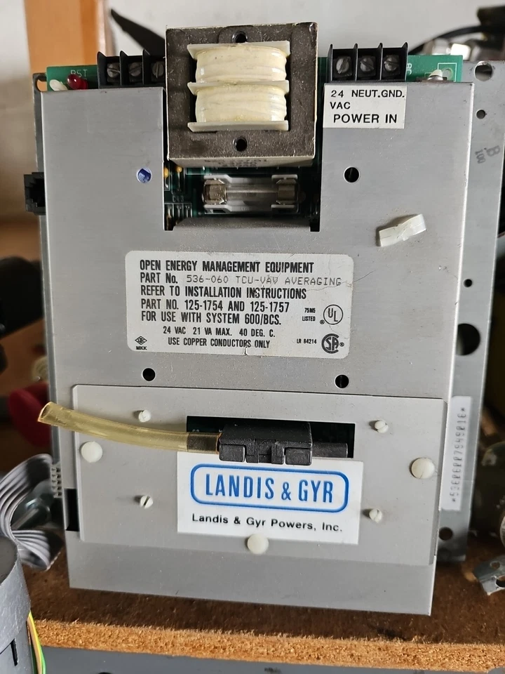 Open Energy Management Landis & Gyr  Part# 536 060 TCU-VAV Averaging - Image 1 of 2