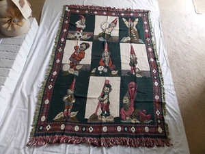 Neu Wichtel Überwurf/Decke mehrfarbig - nie benutzt - schön mit mehreren Wichtel Designs - Bild 1 von 12