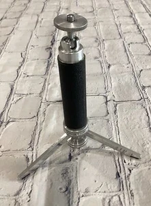 Vernon Miniature Tripod - Picture 1 of 3