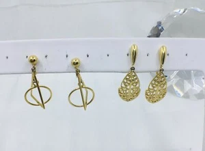 Vintage 2 Paar Trifari goldfarbene filigrane & geometrische Ohrhänger - Bild 1 von 3