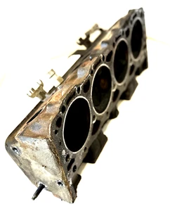 1991 GMC C1500 305 ENGINE TBI CYLINDER HEAD USED FOR REFURBISH OEM - Picture 1 of 17