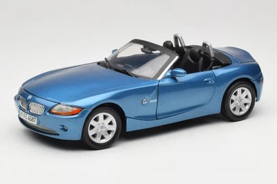 73144 BMW Z4 E85 Blue Metallic Motormax 1:18 - Immagine 1 di 4