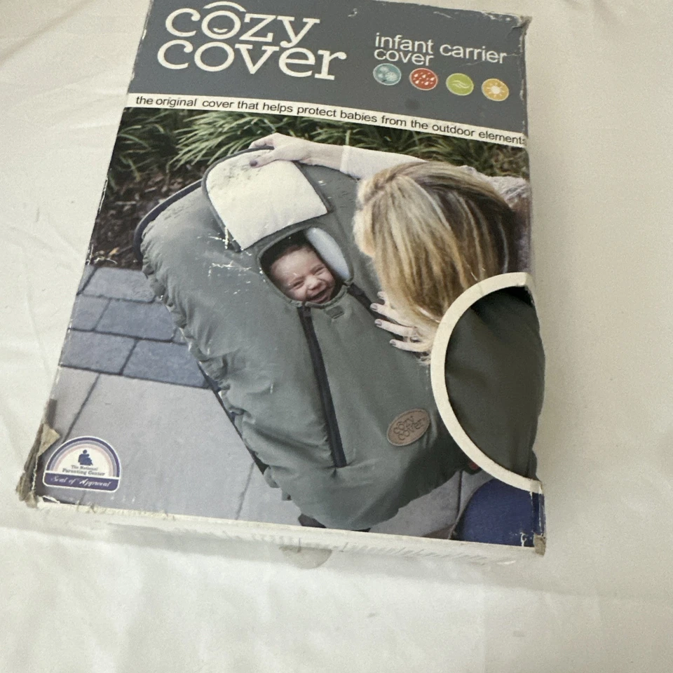 Acogedora cubierta portabebés cubierta de asiento de coche negro aislado portabebés asiento de coche Foto 1 de 2