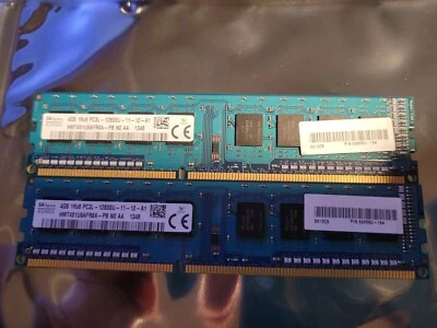 Hynix 8GB DDR3 (2 RAM Sticks)4GB 1Rx8 PC3L-12800U-11-12-A1 - Image 1 of 3