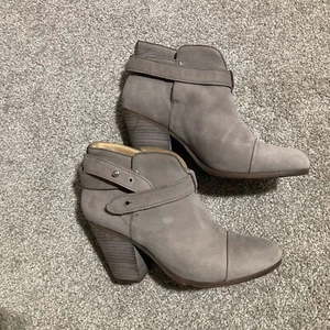 RAG & BONE HARROW SUEDE LIGHT GREY LEATHER ANKLE BOOTS 39 9M 3.5" HEEL (Flaw) - Picture 1 of 8