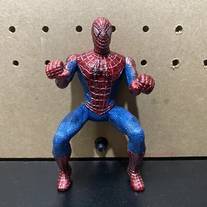 Figura de acción Spider Man 2002 era de la película posición sentada 5-6 pulgadas Marvel Comics - Imagen 1 de 6