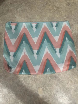 Thirty-One Bolsa Grande con Cremallera Melocotón y Chevron Como Nuevo Foto 1 de 4