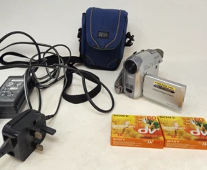 Videocámara Sony Handycam DCR-HC19E mini cámara de video DV con bolsa y extras - Imagen 1 de 10