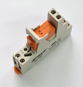 SCHRACK | Relais 24V DC | RT424024 | 2 Wechsler Steckrelais + Sockel | 24DC | 2 - Bild 1 von 5
