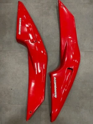 Cubiertas de cuadro trasero izquierdo/derecho Ducati 888 1994-1995 parte #48210061CA y 48210051CA Foto 1 de 4