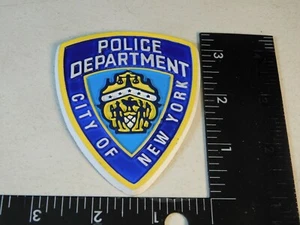 POLICE DEPARTMENT CITY OF NEW YORK FRIDGE MAGNET SOUVENIR TRAVEL - Picture 1 of 2