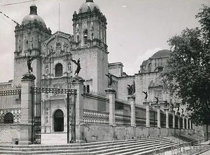 MEXIQUE c.1950 -Mur d'Enceinte Statues Église de Santo Domingo Oaxaca- Div 11223 - Picture 1 of 2