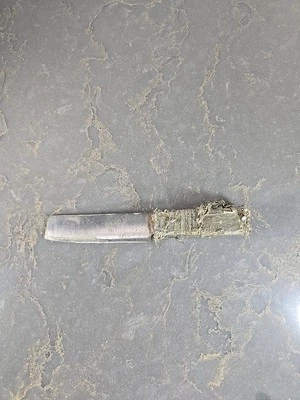 I.P. Faca de corte em massa Hyde SouthBridge com cabo de couro danificado feita nos EUA - Imagem 1 de 4