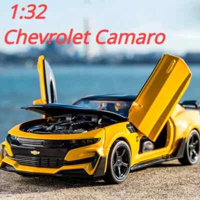 Coche diecast de aleación 1:32 modelo Chevrolet Camaro luz de sonido retrocedente coche de juguete para niños Foto 1 de 4