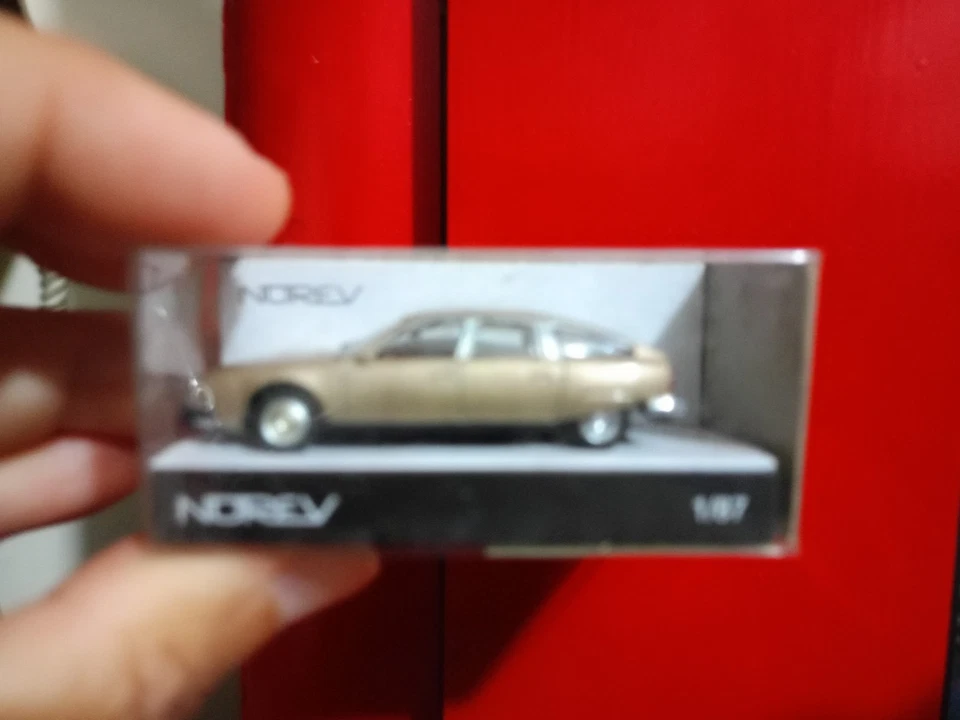 Modellino Norev 1/87 Citroen Cx 2000 - Immagine 1 di 1