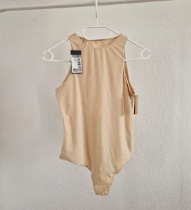SKIMS Fits Everybody High Neck Bodysuit L 40 Sand String Thong Body - Bild 1 von 6