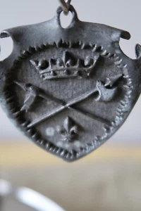 Vintage Medaillon Halskette Kette Anhänger Mittelalter Könige Schild Ritter 60er Jahre - Bild 1 von 7
