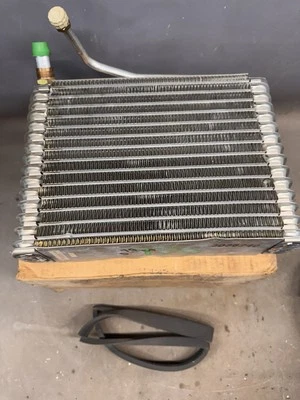 NOS 1977 - 1990 雪佛兰 Impala 蒸发器核心空调 A/C Lesabre Electra — 第 1/4 张图片